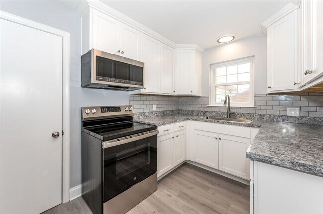 Building Photo - 116-118 Linden Avenue