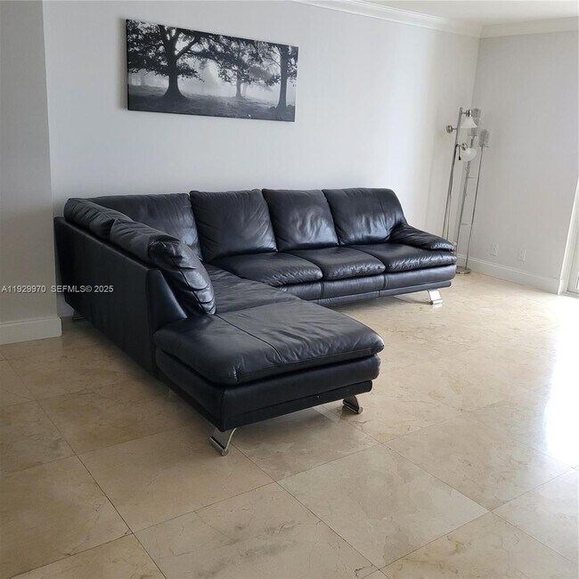 Building Photo - 1865 S Ocean Dr