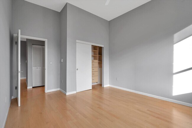 Building Photo - Prime Location Condo in Noe Valley - Please Contact for Showing Availability!