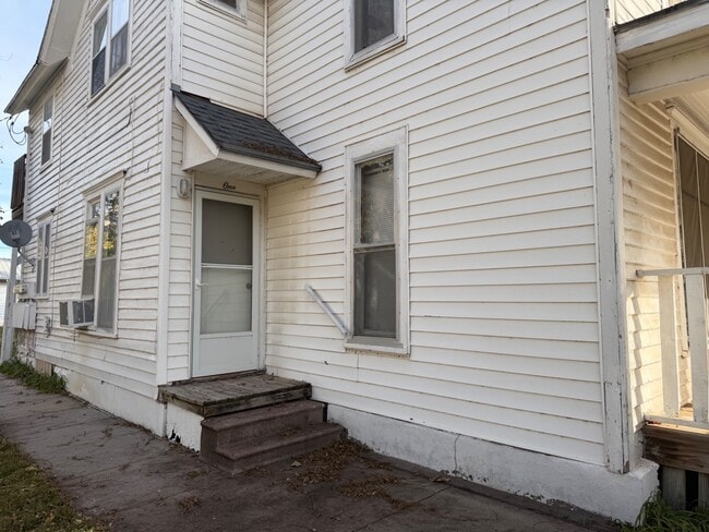 Primary Photo - 312 W 9th Ave