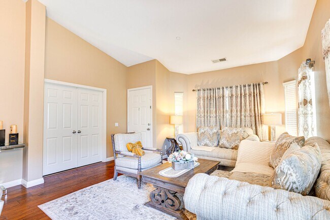 Building Photo - Beautiful Single Story House - most desire...