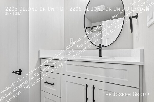 Building Photo - 2205 DeJong Dr