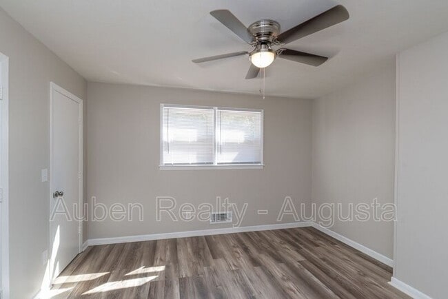 Building Photo - 1602 Johns Rd