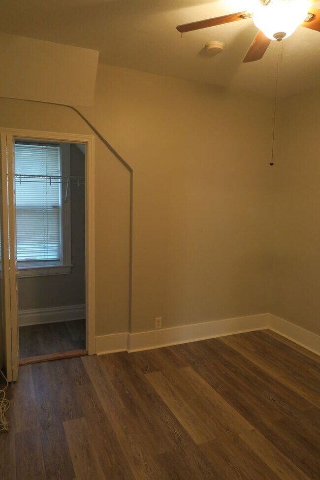 Building Photo - 472 Pearl St