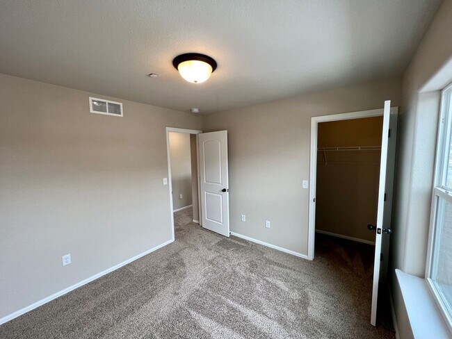 Building Photo - 5551 W 29th St