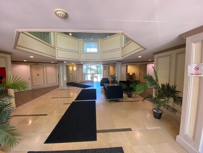 Building Photo - LUXURY W/ Pool Allston 1 Bedroom