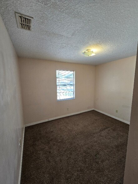 Building Photo - 458 Bentwood Ln