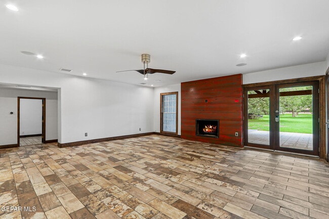 Building Photo - 7716 Wenda Dr