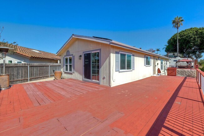 Building Photo - 2241 Meadow Lark Dr