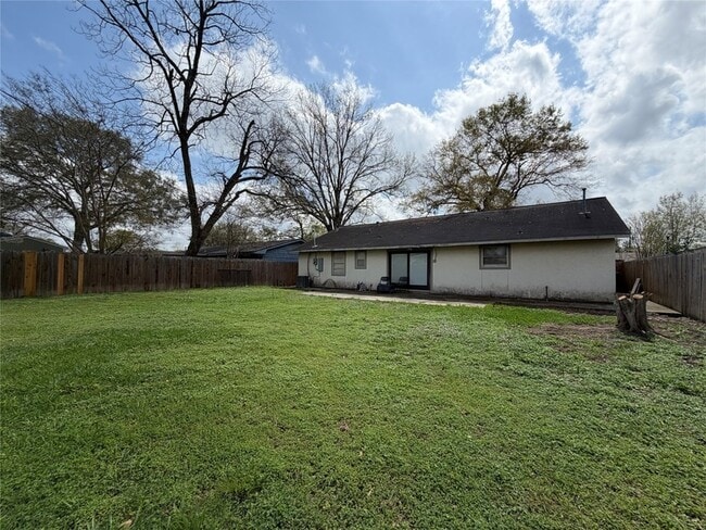 Building Photo - 6402 Tarna Ln