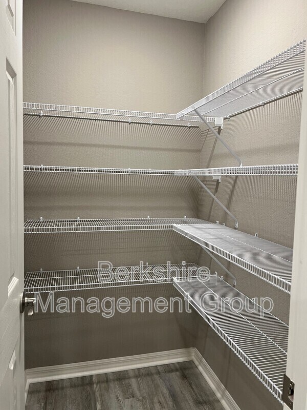 Building Photo - 1142 Brook Meadow Dr
