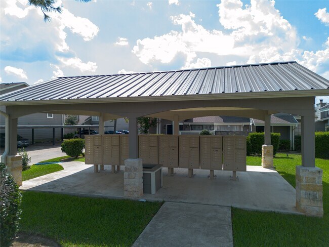 Building Photo - 6324 Shadow Tree Dr