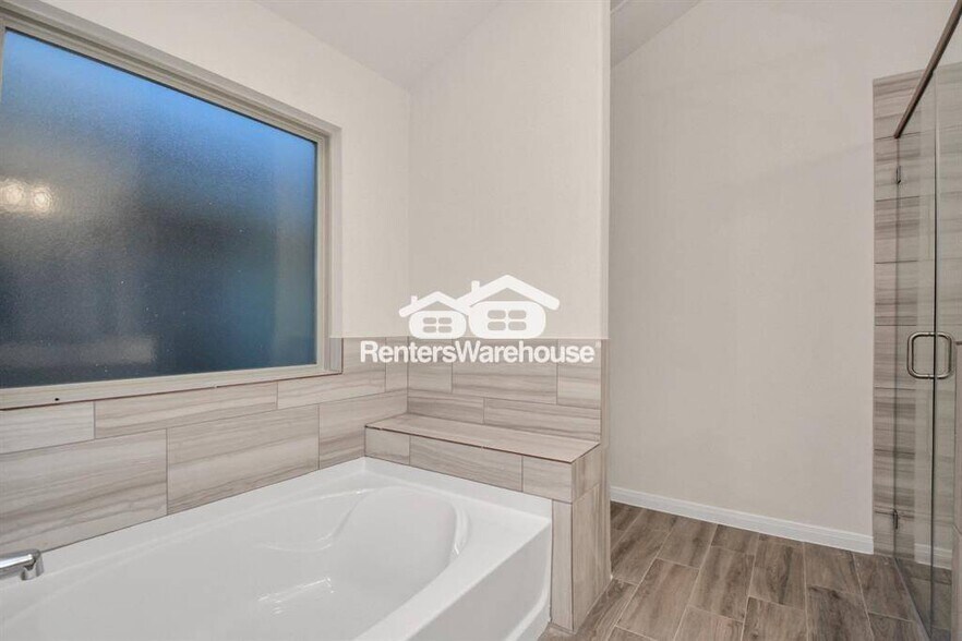 Building Photo - 6927 Escondido Dr