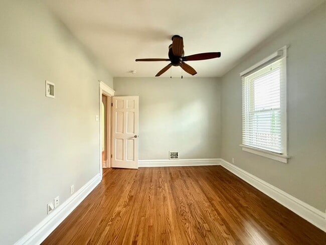 Building Photo - **Charming home in Lindbergh School Distri...