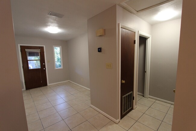 Building Photo - 1530 Pullen Rd