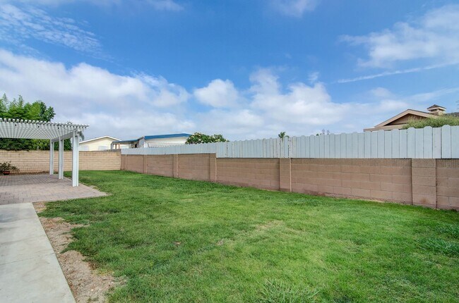 Building Photo - Turnkey Huntington Beach Home with Modern ...