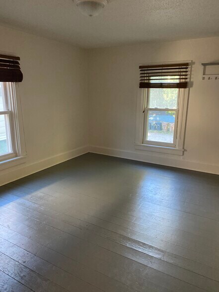Bedroom 1 - 633 E Johnson St