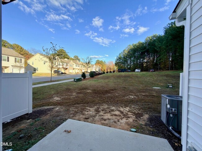 Building Photo - 4201 Little Fellow Ln