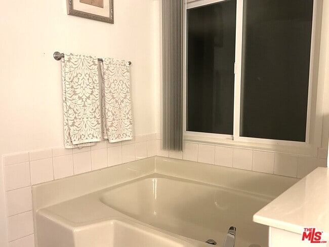 Building Photo - 74584 Nevada Cir E