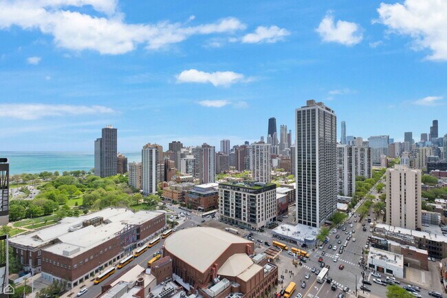Building Photo - 1660 N La Salle Dr