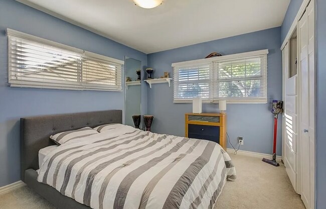 Building Photo - 20426 Lorne St