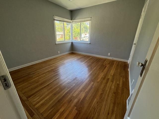 Building Photo - 2 bedroom in Oakland CA 94606