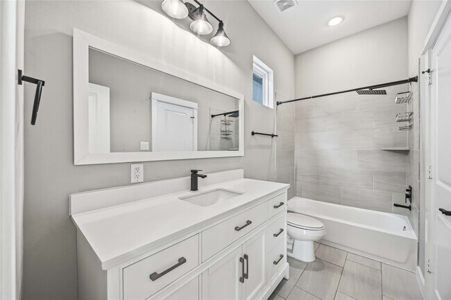 Building Photo - 6713 Parker Grv Ln