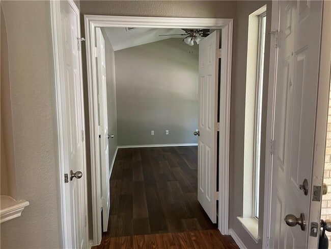 Building Photo - 1513 Big Bend Dr