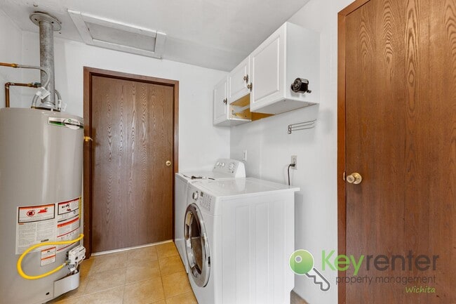 Building Photo - Applicances included! 2 Bedroom 2 Bathroom...