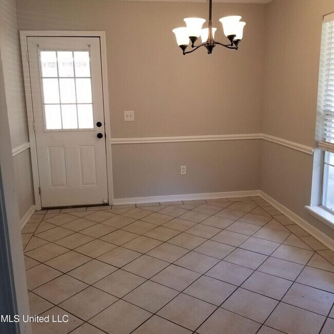 Building Photo - 1537 Chelsea Ln