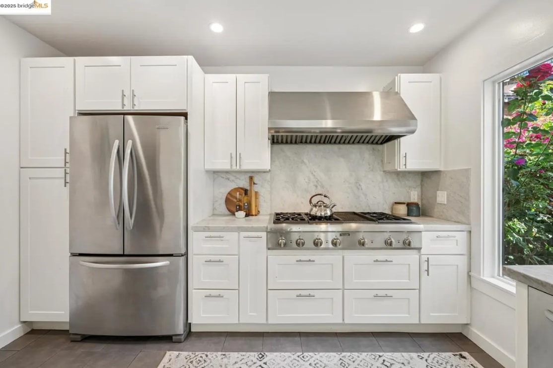 Building Photo - 2419 Webster St