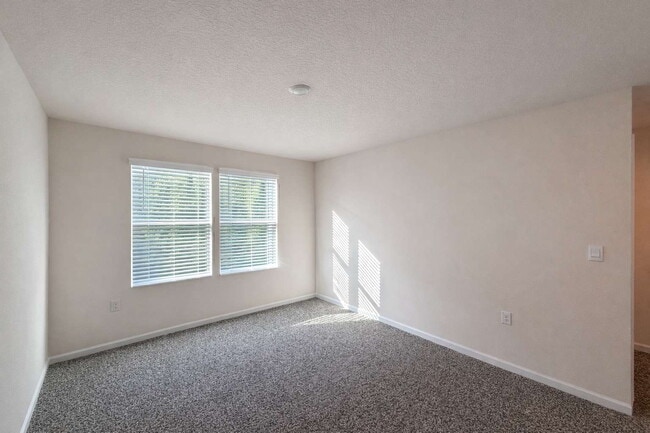 Building Photo - 5 Bedroom Home with Flex Room & First-Floor Guest Suite