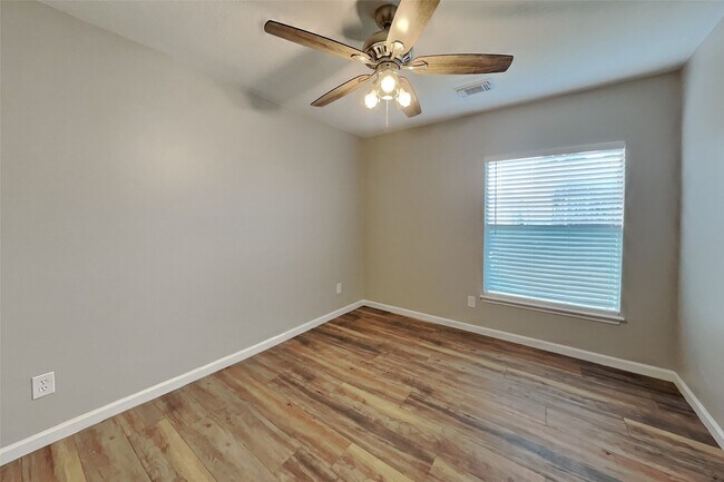 Building Photo - 9211 Wandsworth Dr