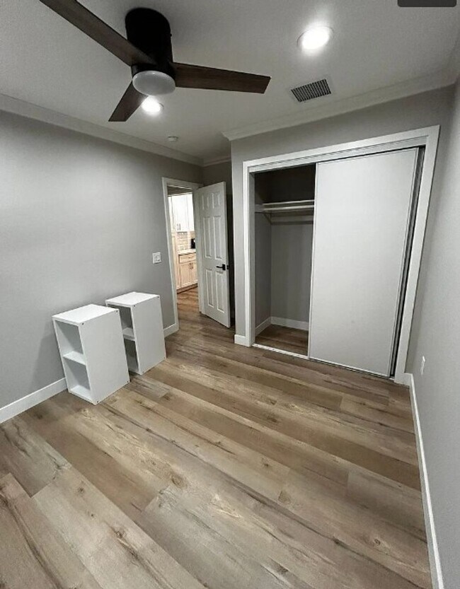 Building Photo - 137 N Oak Ave