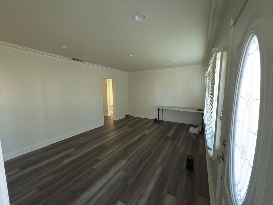 Building Photo - 1130 E Workman Ave