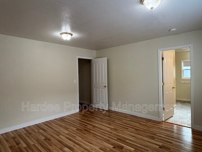 Building Photo - 3313 W Cherry Ln