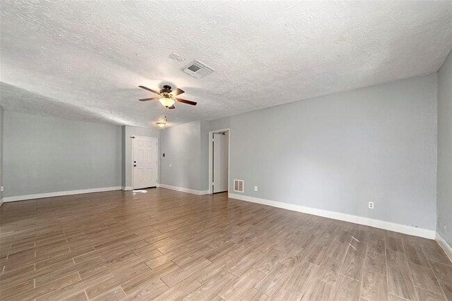 Building Photo - 5231 Wickview Ln
