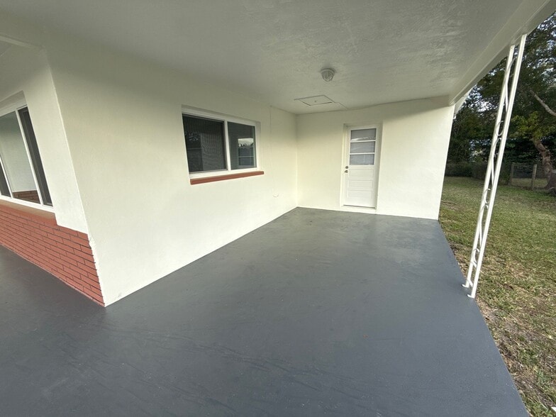 Building Photo - 41 S Monroe St