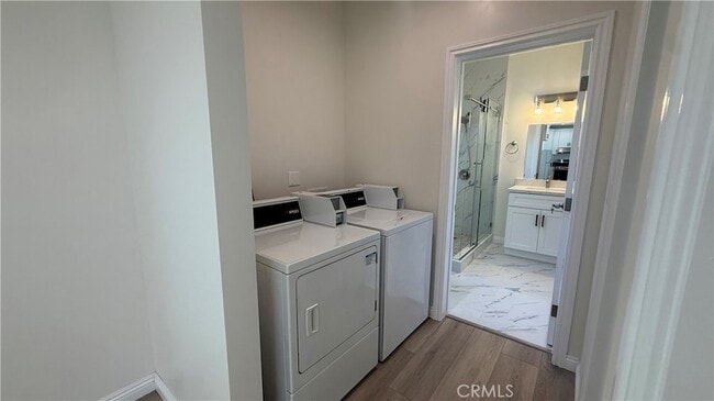 Building Photo - 3657 Mountain View Ave