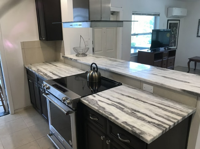 Building Photo - 3700-3700 Haines Rd N