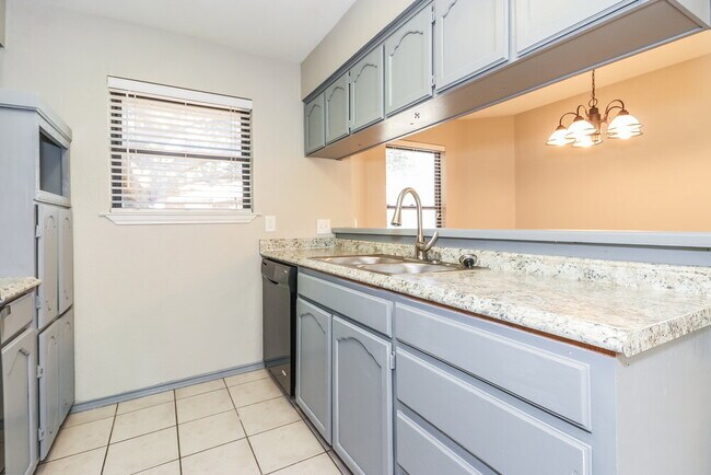 Building Photo - 3816 Ashley Ln