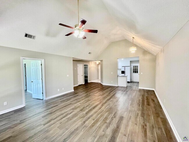 Building Photo - 213 Bayside Dr