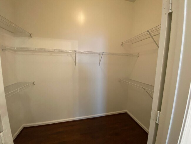 Building Photo - Ghent Condo with Secured Entry and Parking...