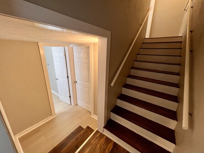 Building Photo - 5638 Curzon Ave