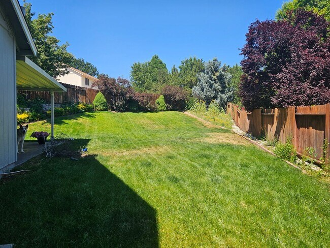 Building Photo - Southwest Reno Hidden Gem - Stunning Back ...