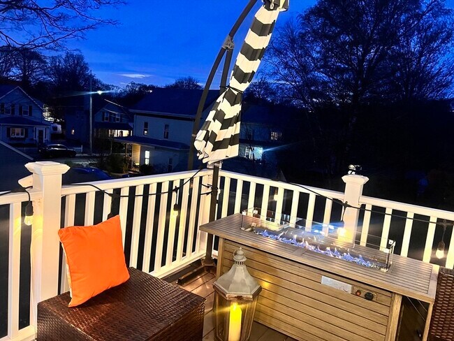 Building Photo - 17 Emerson St