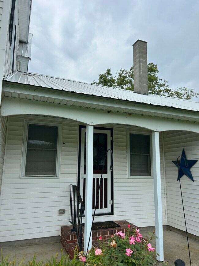 Building Photo - 8839 Langmaid Rd