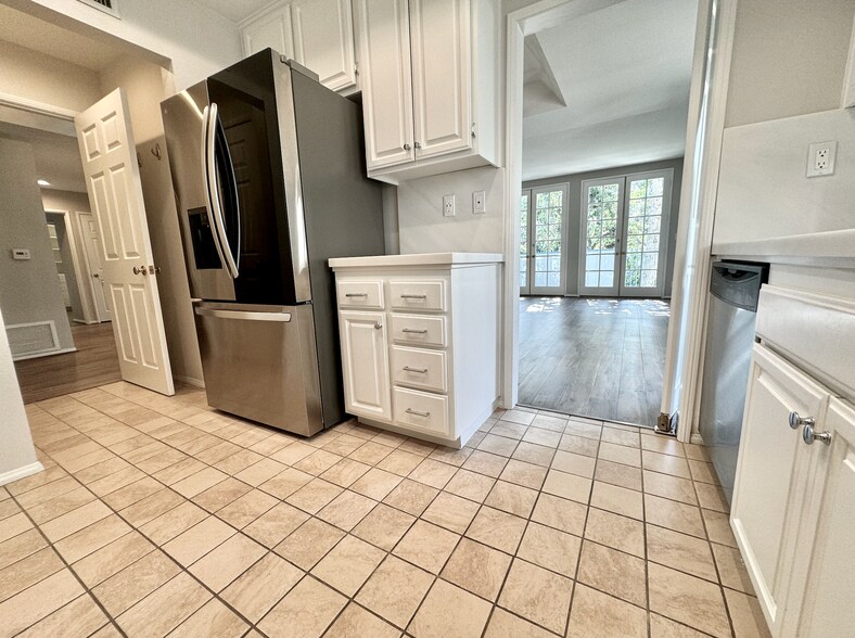 Building Photo - 1930 S Beverly Glen Blvd