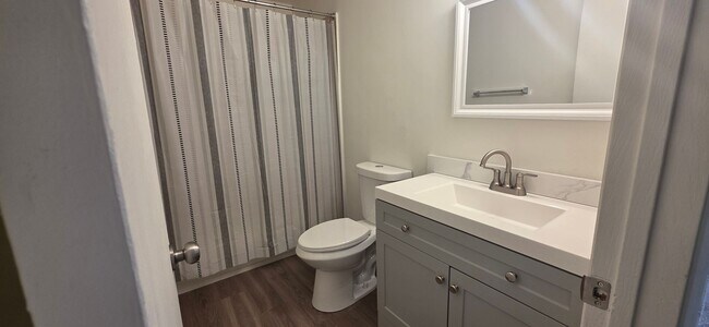 Building Photo - Beautifully Remodeled 3-Bedroom Home on a Spacious ½-Acre Lot!