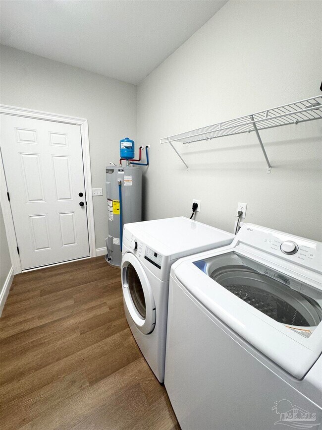 Building Photo - 3294 Damon Dr